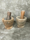 Mortero de Mármol con Moledor - Elegancia y Funcionalidad para tu Cocina. COD: 2025.