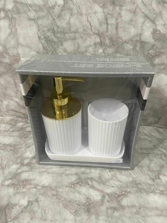 Set de Baño 3 Piezas en Plástico Blanco con Detalles Dorados. COD: 4765. - comprar online