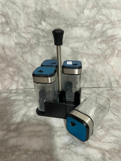 Especiero x4 con Soporte – Frascos de Vidrio con Tapas de Acero y Plástico. COD: 1644. en internet