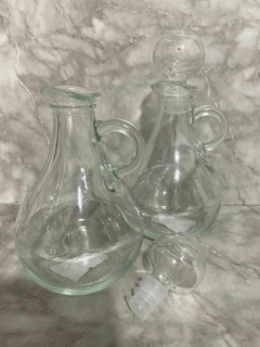 Set de 2 Aceiteras/Vinagreras de Vidrio 250 ml con Tapa Diseño Moderno y Funcional. COD: 1646. - comprar online