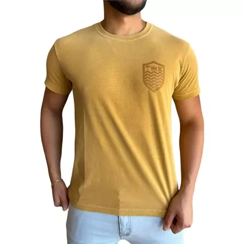 CAMISETA T-SHIRT STONE BRASÃO AMARELO OSKLEN MASCULINA