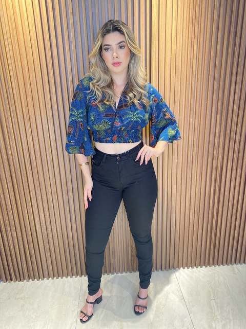 BLUSA CROPPED ESTAMPADA COM MANGA FLARE LEZ A LEZ FEMININA