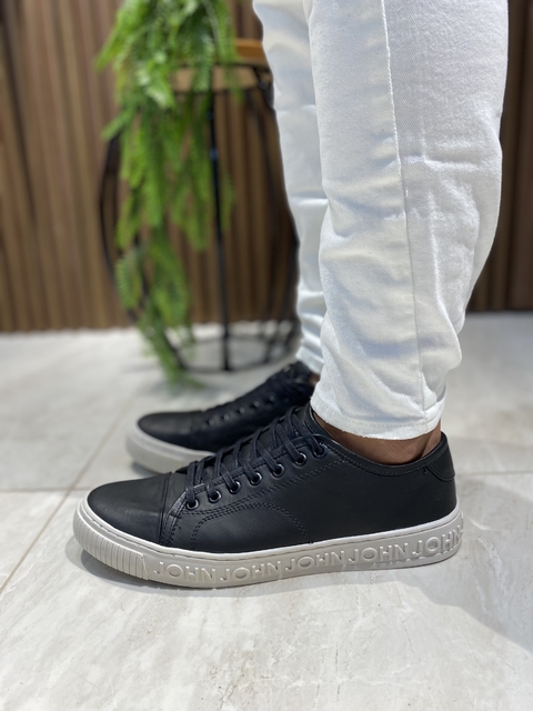 SAPATO PRETO - JOHN JOHN