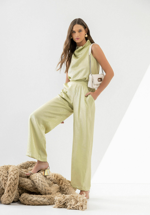 CALÇA RETA EM CETIM TEXTURIZADO COM CINTURA ALTA LEZ A LEZ VERDE FEMININA