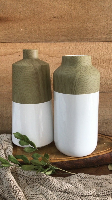 Vaso de Cerâmica Branco e Efeito Madeira