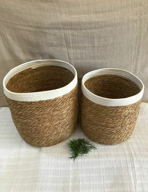 Cesto de Fibra Natural com Borda Branca