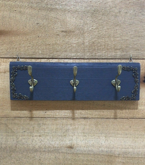 Porta Gancho com Cantoneira Ferro e Madeira