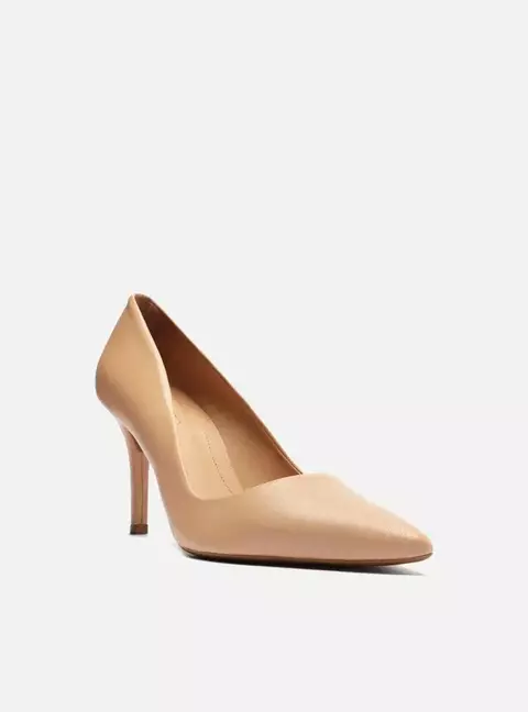 Scarpin Nude Couro Bico Fino Salto Médio Arezzo