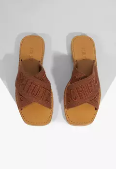 Sandália Rasteira X Schutz Logo Marrom na internet