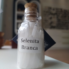 GARRAFA DE PEDRAS- SELENITA BRANCA