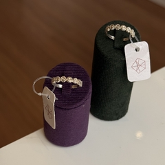 ANEL DETALHADO COM FLORES (PRATA) - comprar online