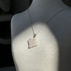 PINGENTE ELEFANTE (PRATA)- QUARTZO ROSA - comprar online