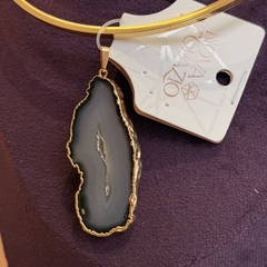 PINGENTE CHAPA DE ÁGATA (OURO)- PRETA