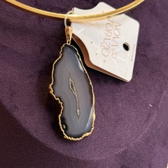 PINGENTE CHAPA DE ÁGATA (OURO)- PRETA - loja online