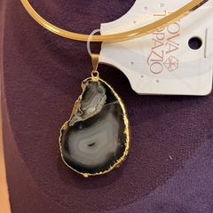 PINGENTE CHAPA DE ÁGATA (OURO)- PRETA - Nova Topázio