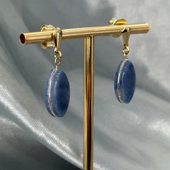 BRINCO NAVETE ENCESTADO G TARRACHAS (OURO)- QUARTZO AZUL - Nova Topázio