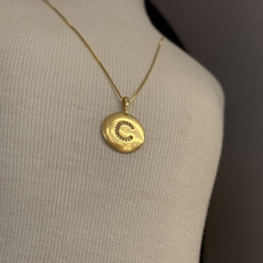 PINGENTE MANDALA LETRAS COM ZIRCONIAS