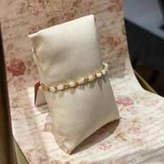 PULSEIRA CORRENTE COM PEDRAS COLADAS (OURO)- QUARTZO BRANCO - loja online