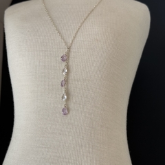 Imagem do COLAR 40CM COM PEDRAS GOTA 6X8 LAVANDA E CRISTAL (PRATA)