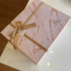 Imagem do KIT CINTO, PRENDEDOR DE CABELO E CARTEIRA