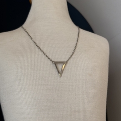 COLAR TRIANGULO VAZADO 40CM AÇO INOX - loja online