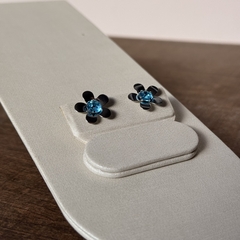 BRINCO FLOR FIXA ZIRCONIA 6MM AÇO INOX