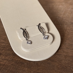 BRINCO BASE X COM ZIRCONIA 8X8MM CARRE AÇO INOX - comprar online