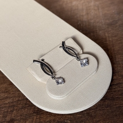 BRINCO BASE X COM ZIRCONIA 8X8MM CARRE AÇO INOX - loja online
