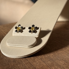 BRINCO FLOR FIXA ZIRCONIA 6MM AÇO INOX - comprar online