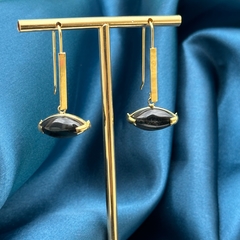 BRINCO NAVETE HORIZONTAL (OURO)- ÔNIX