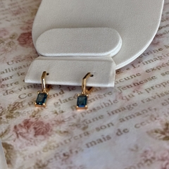 BRINCO ARGOLA HEXAGONAL ZIRCÔNIA RETÂNGULO - Nova Topázio