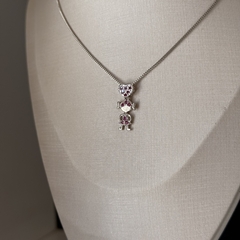 COLAR COM PINGENTE MENINA PASSANTE ZIRCONIA ROSA INSPIRAÇÃO ALTA JOALHERIA - comprar online