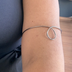 BRACELETE GOTA VASADA MAIOR AÇO INOX na internet