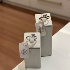 ANEL COM CARRE CRISTAL 6X6 - loja online