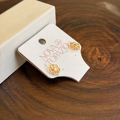 BRINCO FLOR 10MM OURO - Nova Topázio