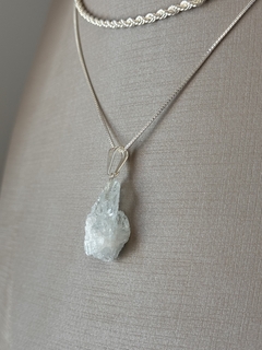 PINGENTE PEDRA BRUTA (PRATA)- ÁGUA MARINHA - comprar online