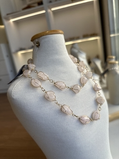 COLAR DE CESTA 70CM (OURO)- QUARTZO ROSA