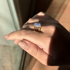 ANEL NA GARRA 10X14- QUARTZO AZUL