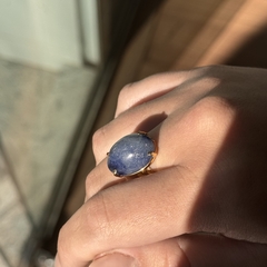 ANEL NA GARRA 13X18- QUARTZO AZUL