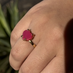 ANEL CORAÇÃO NA GARRA 10MM- ÁGATA ROSA