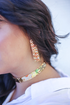 CHOKER ORGÂNICA (OURO) na internet