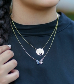 COLAR MEDALHA BORBOLETA DUPLO/ DAS MINHAS CICATRIZES NASCERAM ASAS