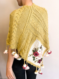 PONCHO ROSITA BORDADO en internet