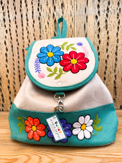 MOCHILA CHICA BORDADA - comprar online