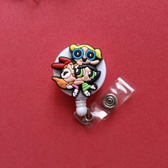 Porta Crachá Retrátil Personagens na internet