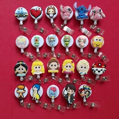 Porta Crachá Retrátil Personagens