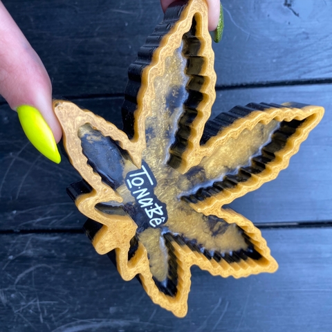 Cinzeiro de resina - To Na Bê laranja