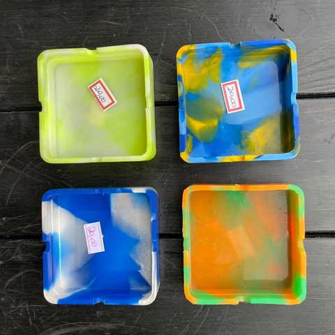 Cinzeiro de silicone quadrado