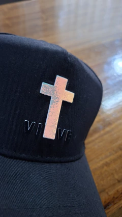 GORRA 3D. CRUZ VIVE. NEGRO. - Relumbra
