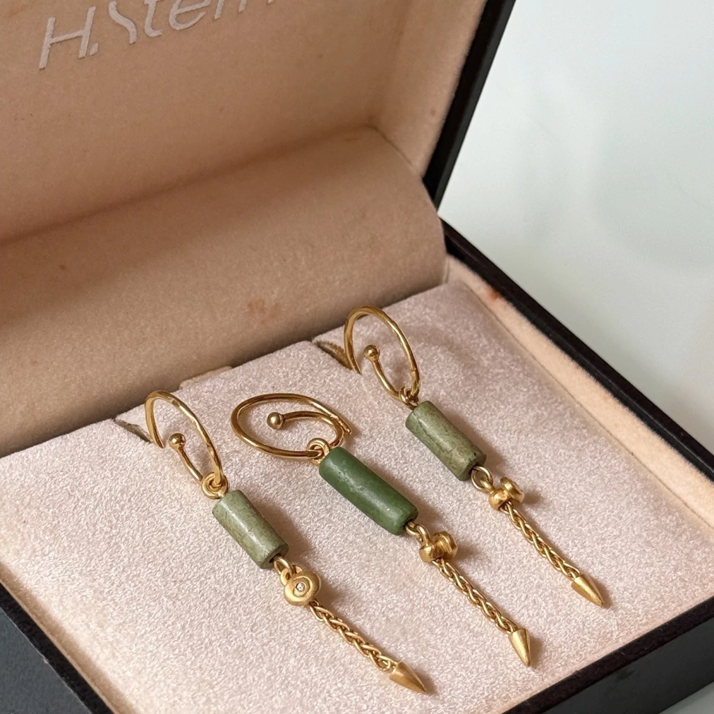 Hstern - brincos e Pingente - Coleção Vintage possivelmente Galaxies meados